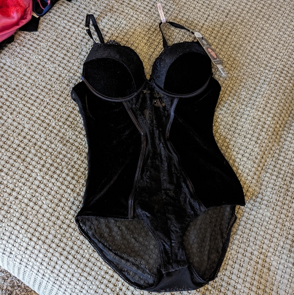 Daisy Fuentes Velvet Teddy - Picture 5 of 7